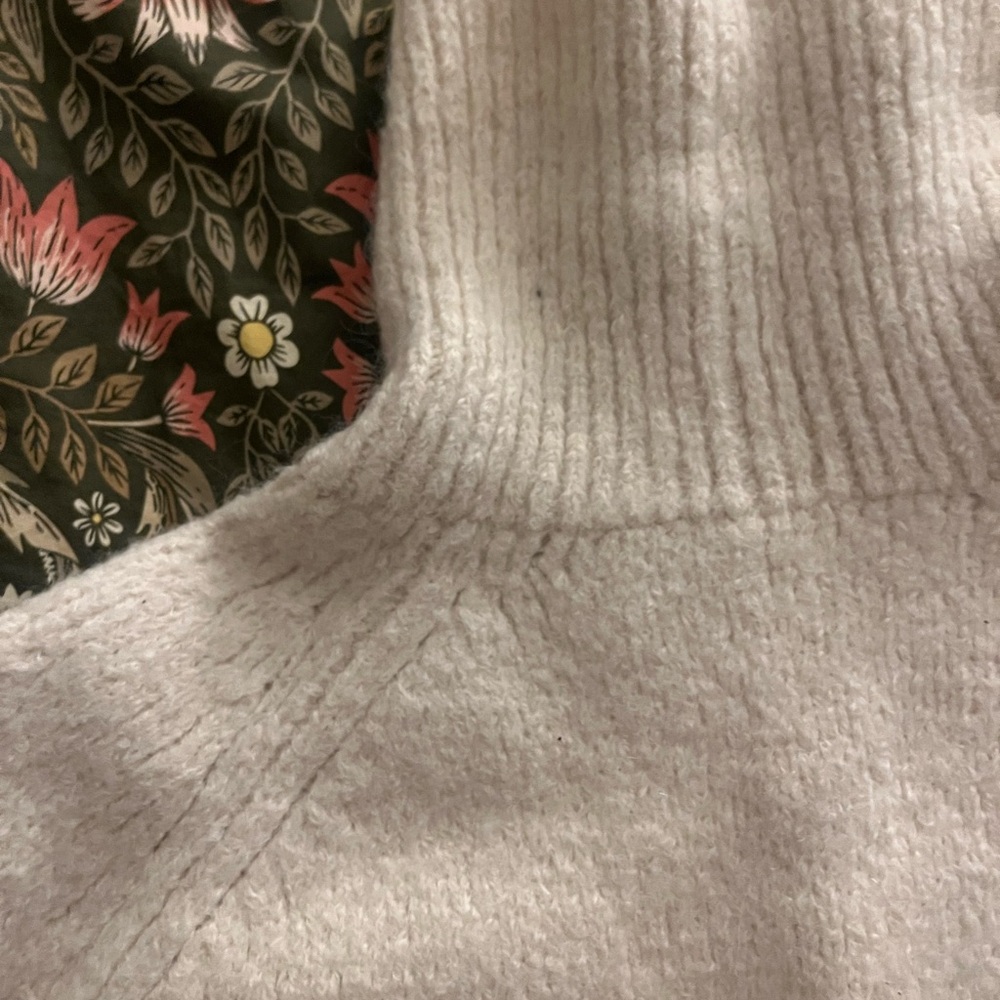 ARITZIA Babaton Cream Day Off 100% Alpaca Turtleneck Sweater Small - Picture 5 of 5